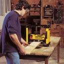 Cepillo de Banco Dewalt 1.800W DW733-B2C